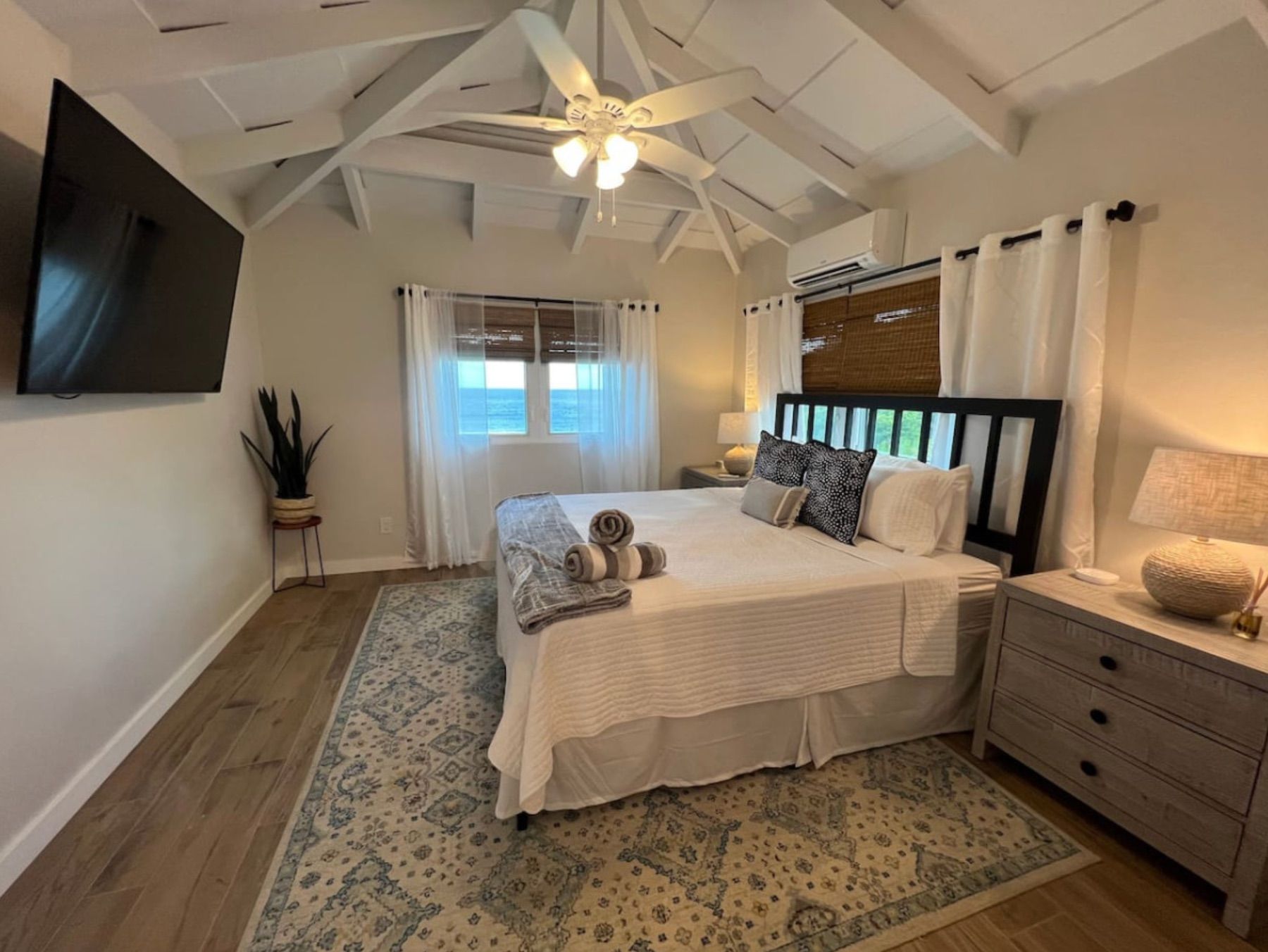 Seagate villa photo.